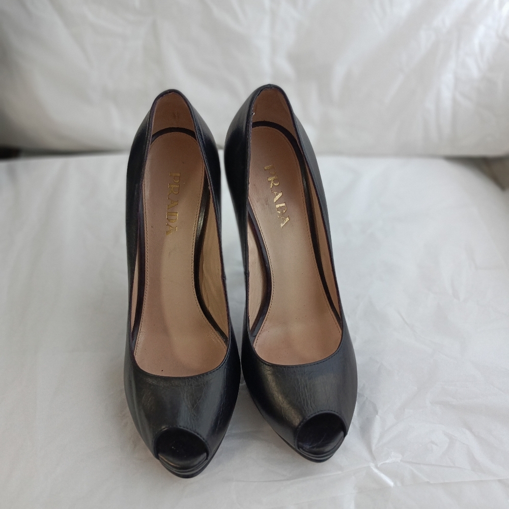 Prada heels, leather shoes Sz 37
